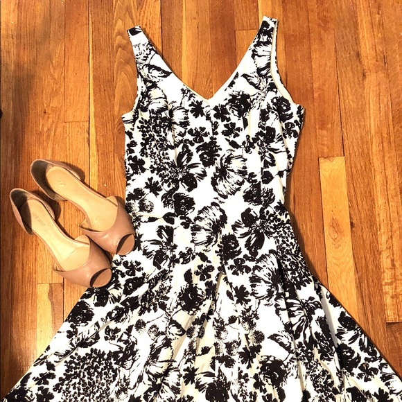 Black and white Kenar dress - Picture 2 of 4